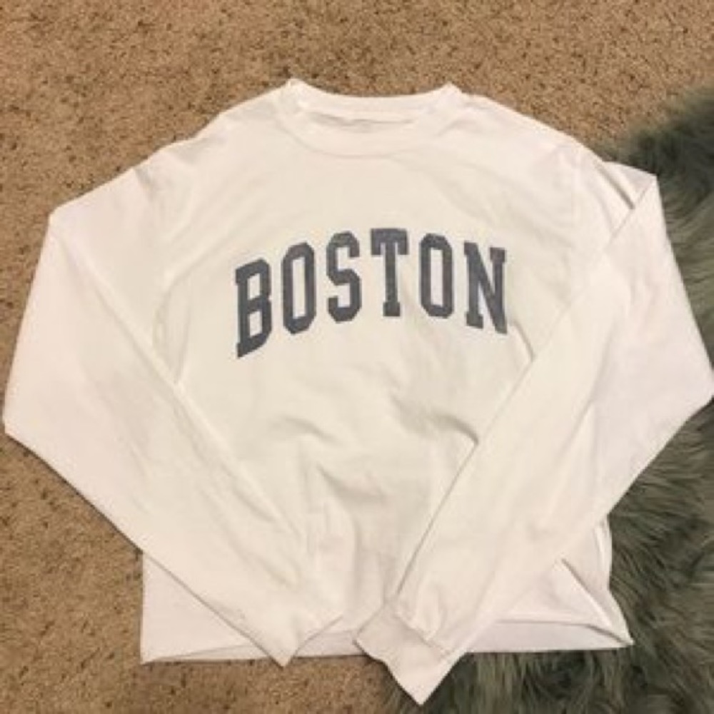 BOSTON BRANDY MELVILLE LING SLEEVE CROPPED SHIRT